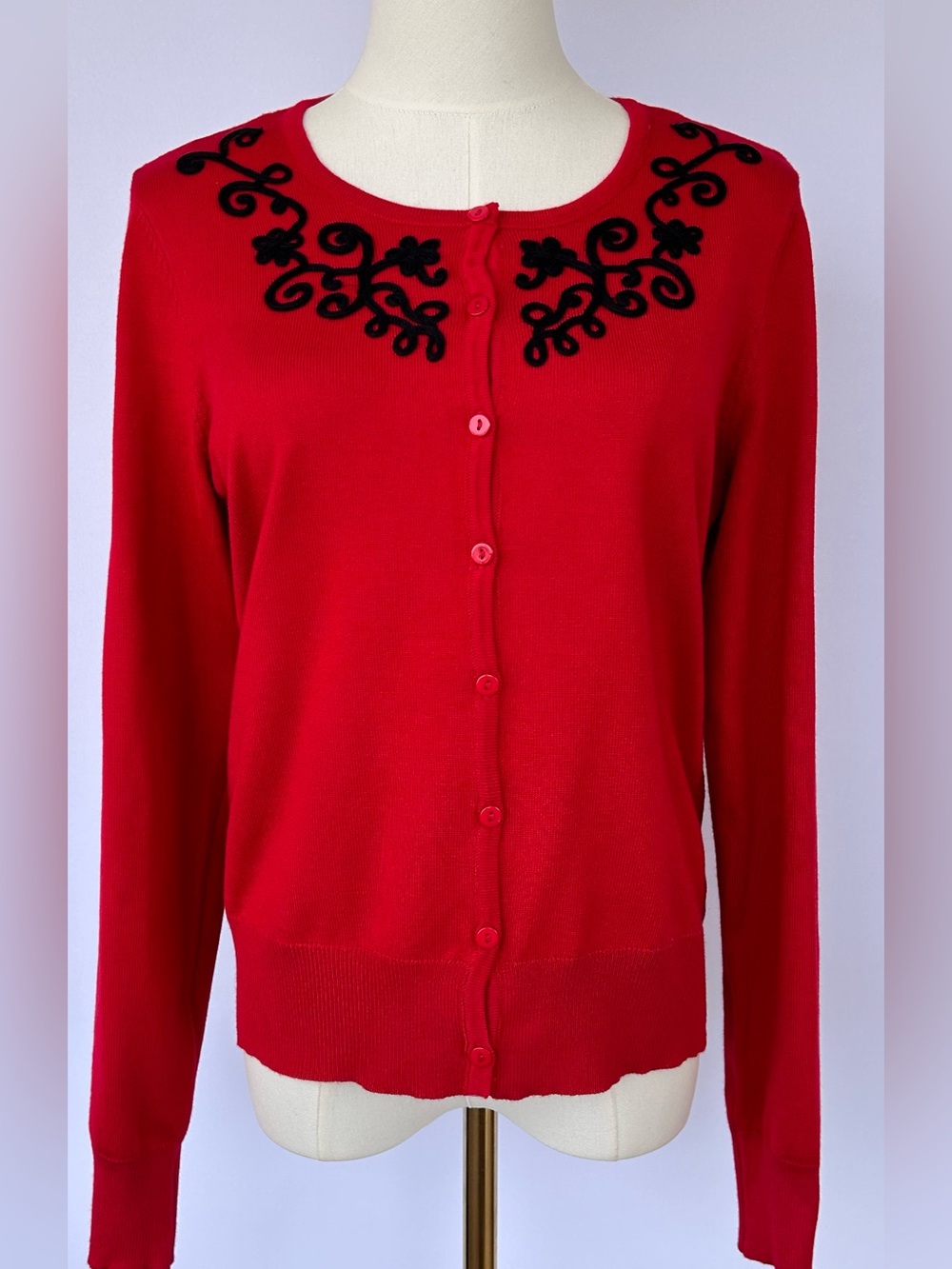 Carolyn Taylor Women’s Red Cardigan with Black Scroll Detail at Neckline Size XL